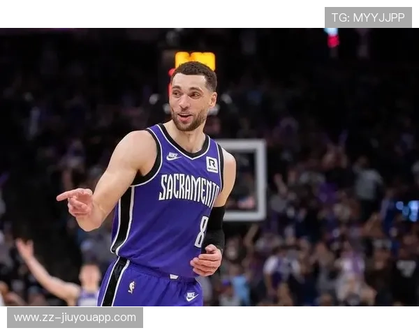 字母哥突破上篮造成犯规，雄鹿末节抢分