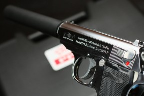 九游博彩-恩波利边后卫频繁插上助攻制造机会，恩波利足球俱乐部