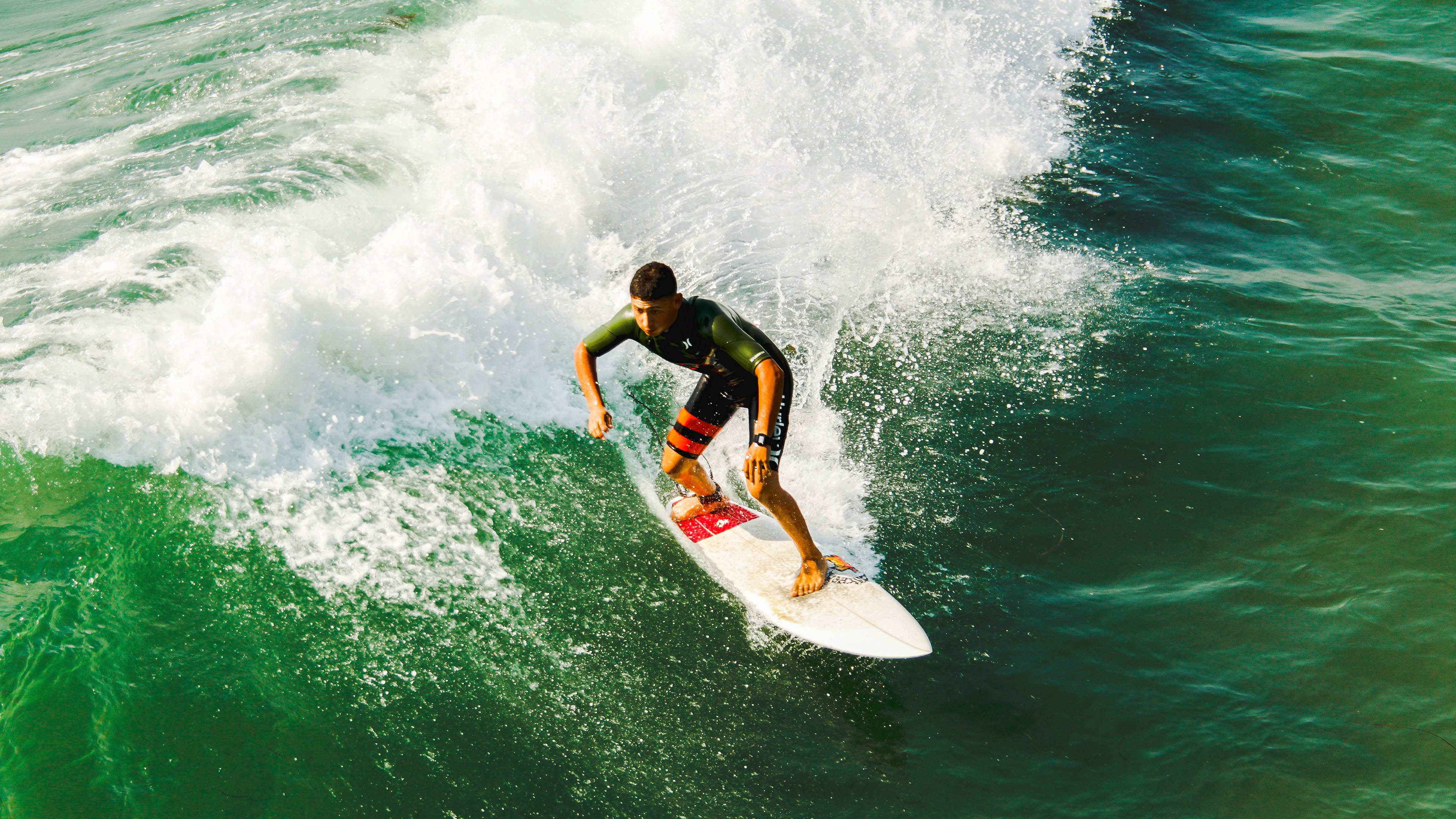 斯图加特中场组织持续稳定推进,斯图加特中锋
