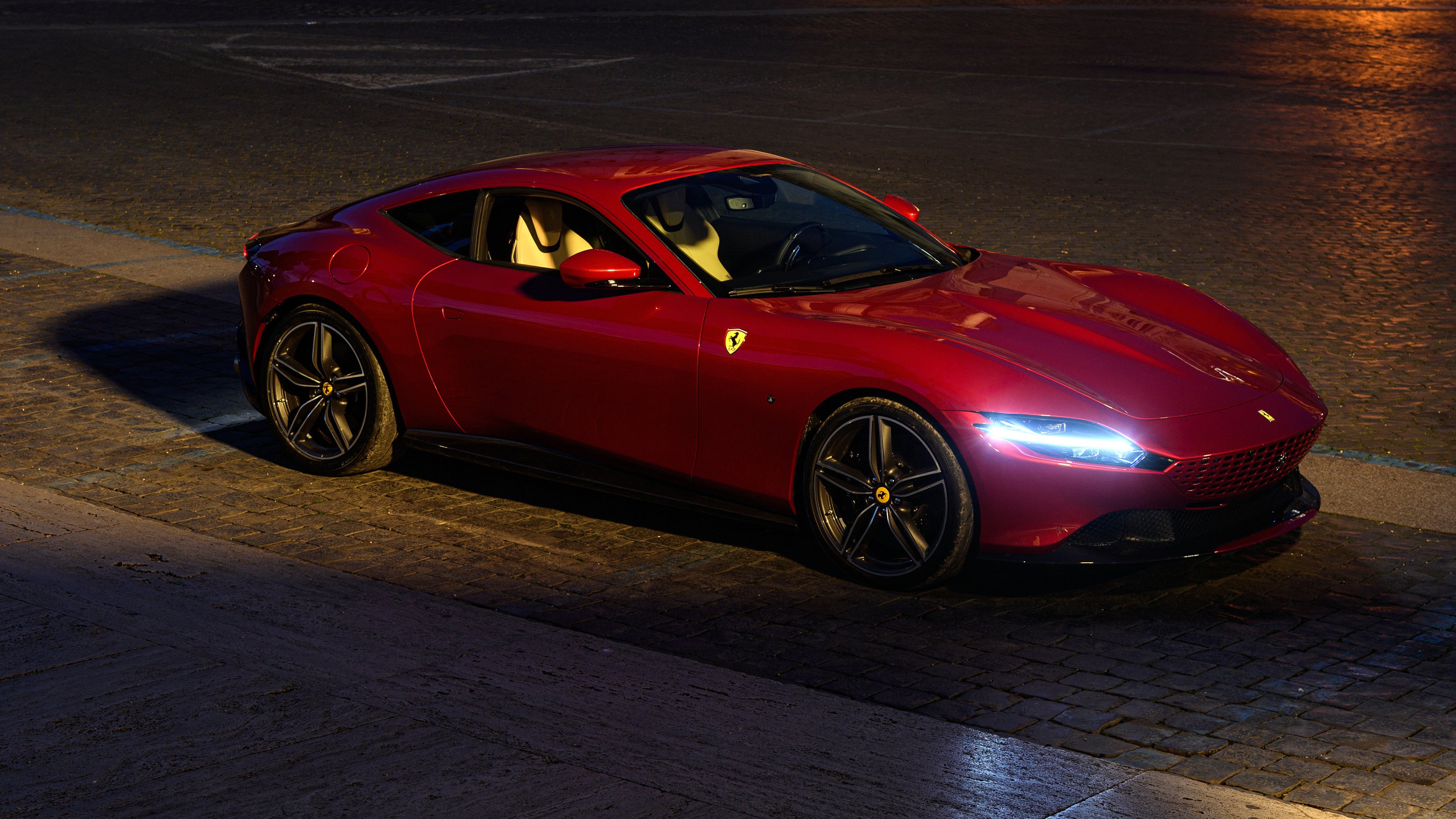 中国足球职业俱乐部球员健康管理制度完善，足球从业人员